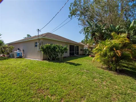 7966 101st Avenue Vero Beach FL 32967
