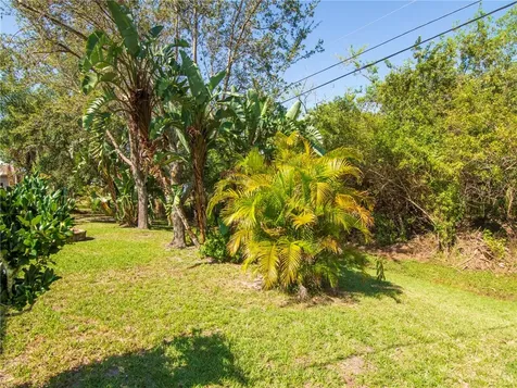 7966 101st Avenue Vero Beach FL 32967