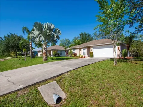 7966 101st Avenue Vero Beach FL 32967