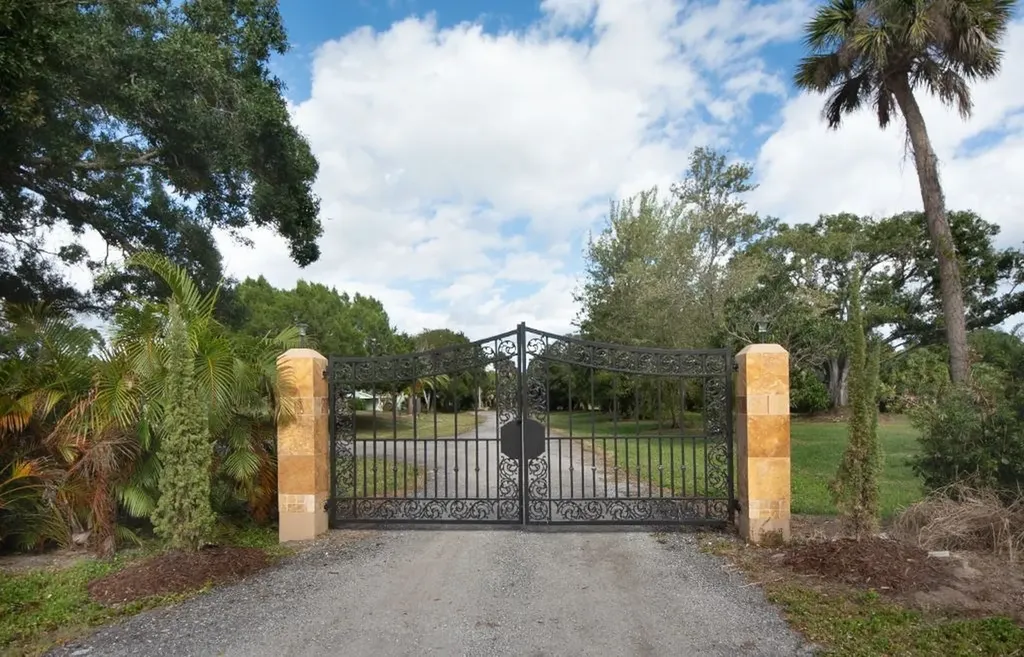 2260 12th Street Vero Beach FL 32960