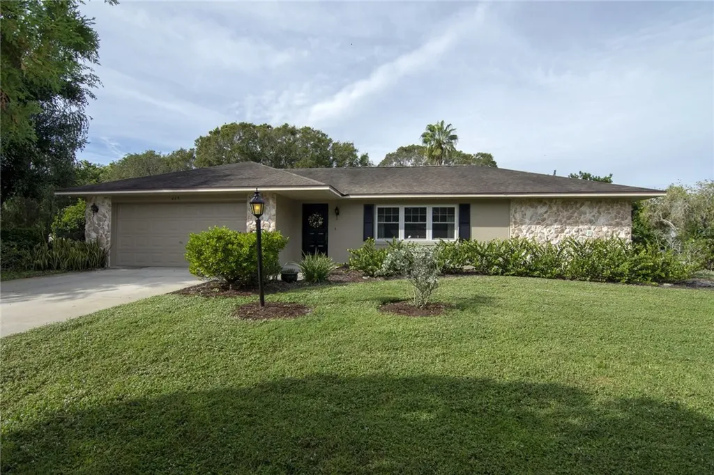 415 35th Court SW Vero Beach FL 32968