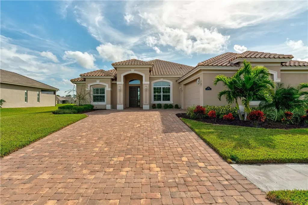 6106 Graysen Square Vero Beach FL 32967