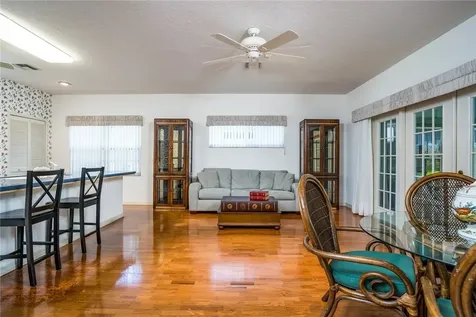 251 Garden Grove Parkway Vero Beach FL 32962
