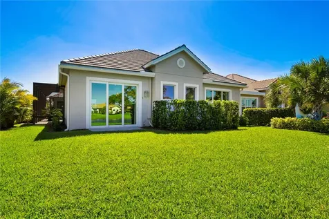 2146 Falls Circle Vero Beach FL 32967