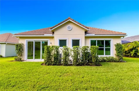 2133 Falls Circle Vero Beach FL 32967