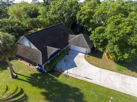 260 29th Court SW Vero Beach FL 32968