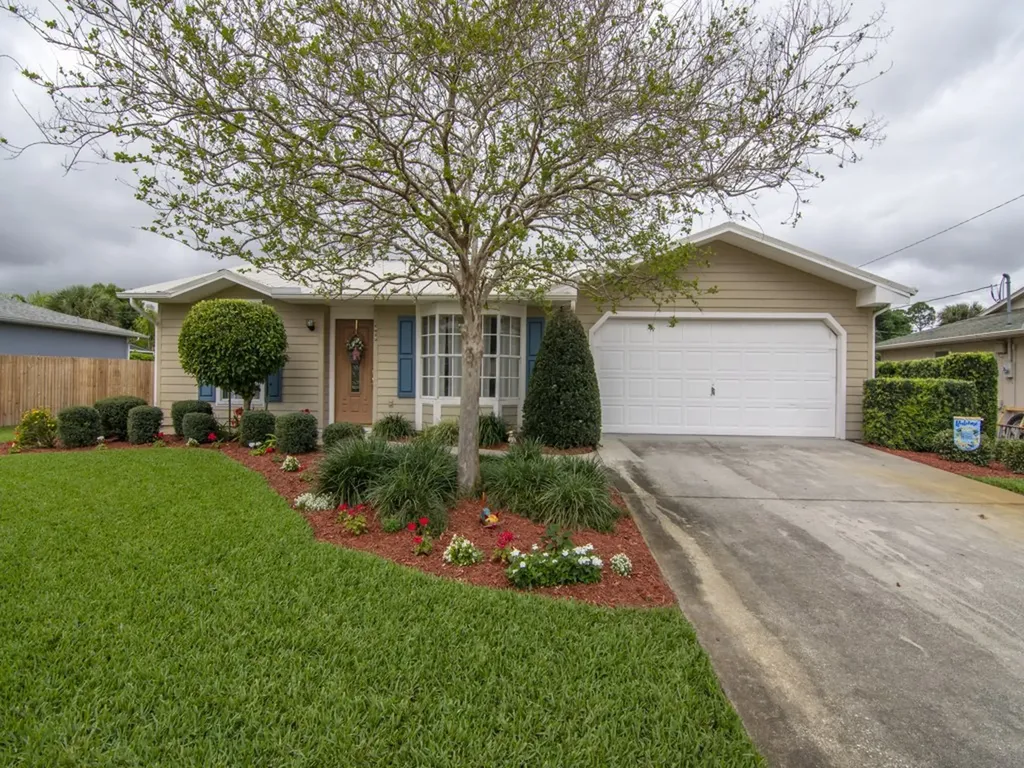 1815 11th Court SW Vero Beach FL 32962
