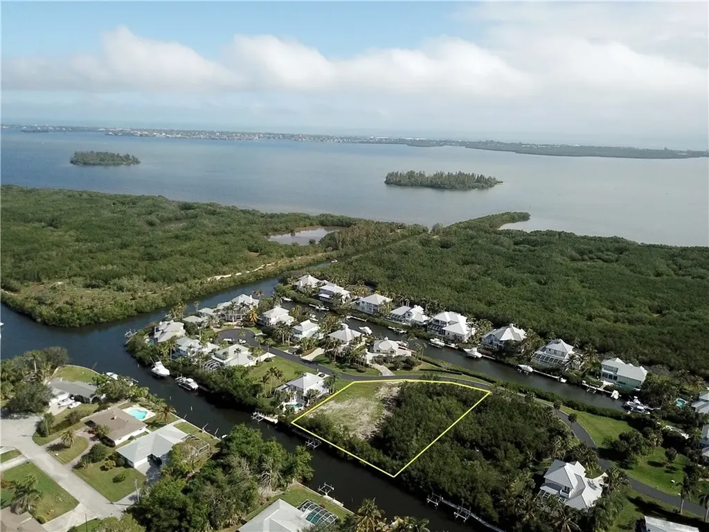2225 6th Court SE Vero Beach FL 32962