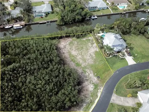 2225 6th Court SE Vero Beach FL 32962