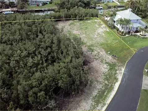 2225 6th Court SE Vero Beach FL 32962