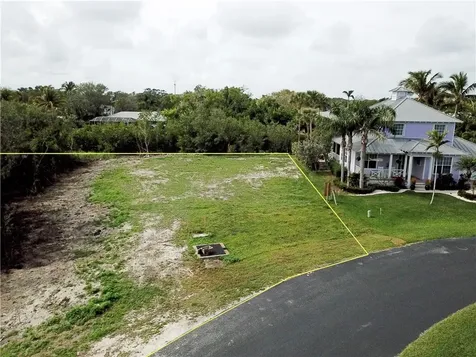 2225 6th Court SE Vero Beach FL 32962