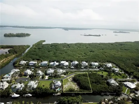 2225 6th Court SE Vero Beach FL 32962