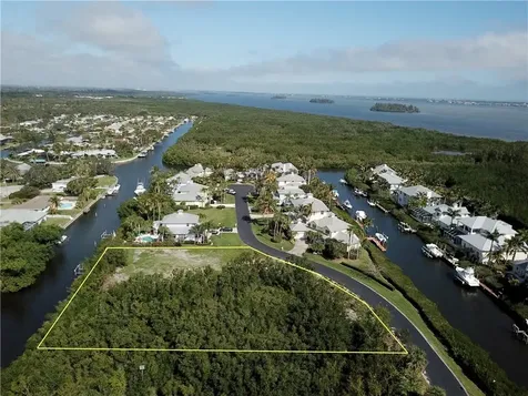2225 6th Court SE Vero Beach FL 32962