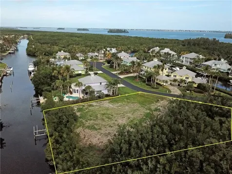2225 6th Court SE Vero Beach FL 32962