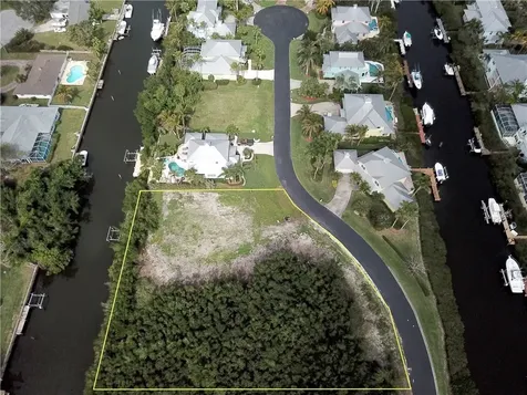 2225 6th Court SE Vero Beach FL 32962