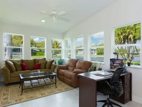2203 6th Avenue SE Vero Beach FL 32962