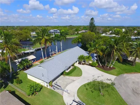 2203 6th Avenue SE Vero Beach FL 32962