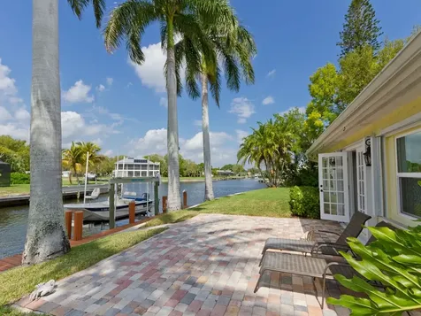 2203 6th Avenue SE Vero Beach FL 32962