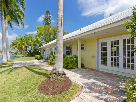 2203 6th Avenue SE Vero Beach FL 32962
