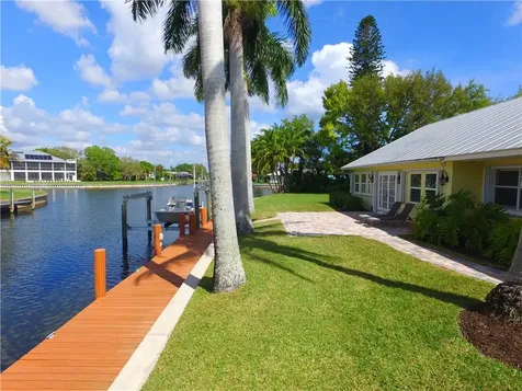 2203 6th Avenue SE Vero Beach FL 32962