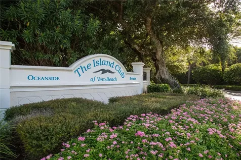 1373 W Island Club Square Vero Beach FL 32963