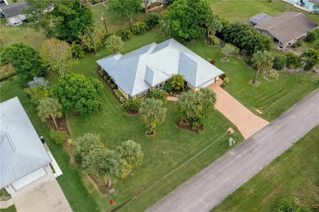 557 Peterson Street Sebastian FL 32958