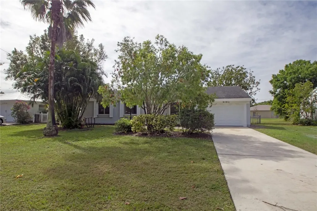 695 Highland Drive SW Vero Beach FL 32962