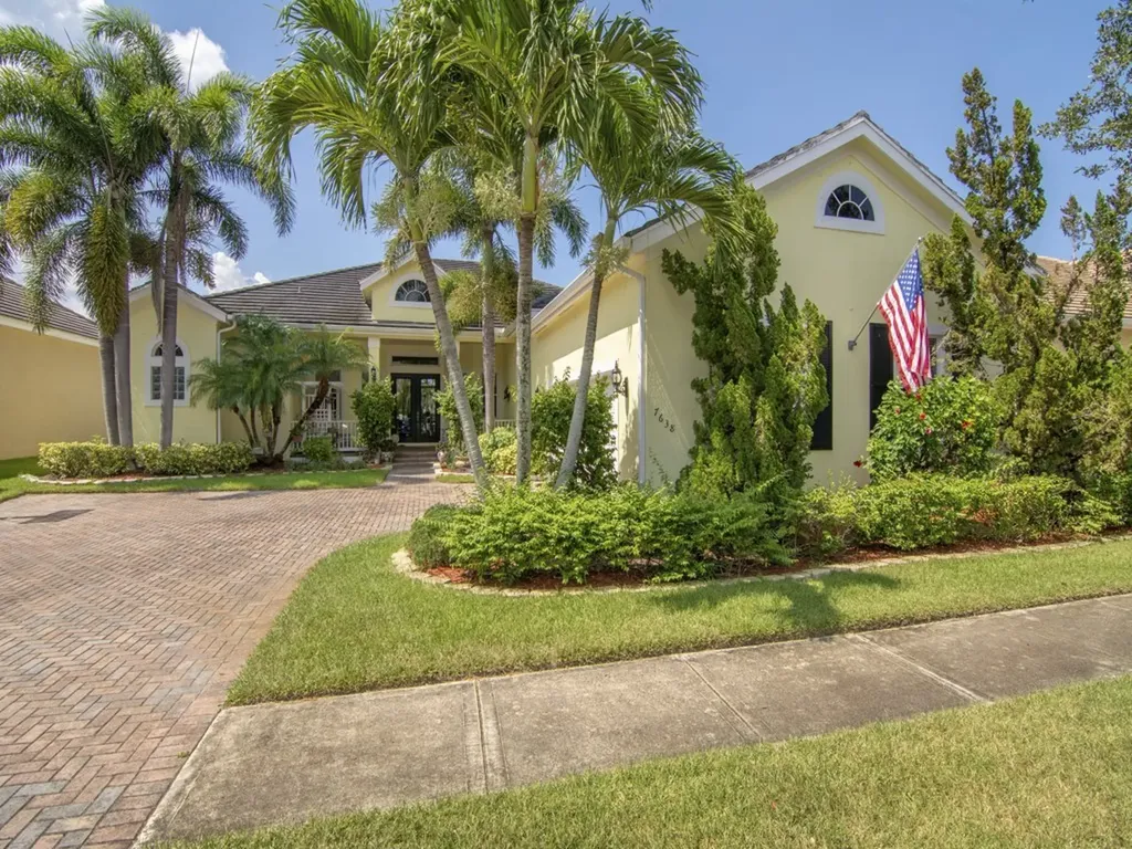 7638 S Village Square Vero Beach FL 32966