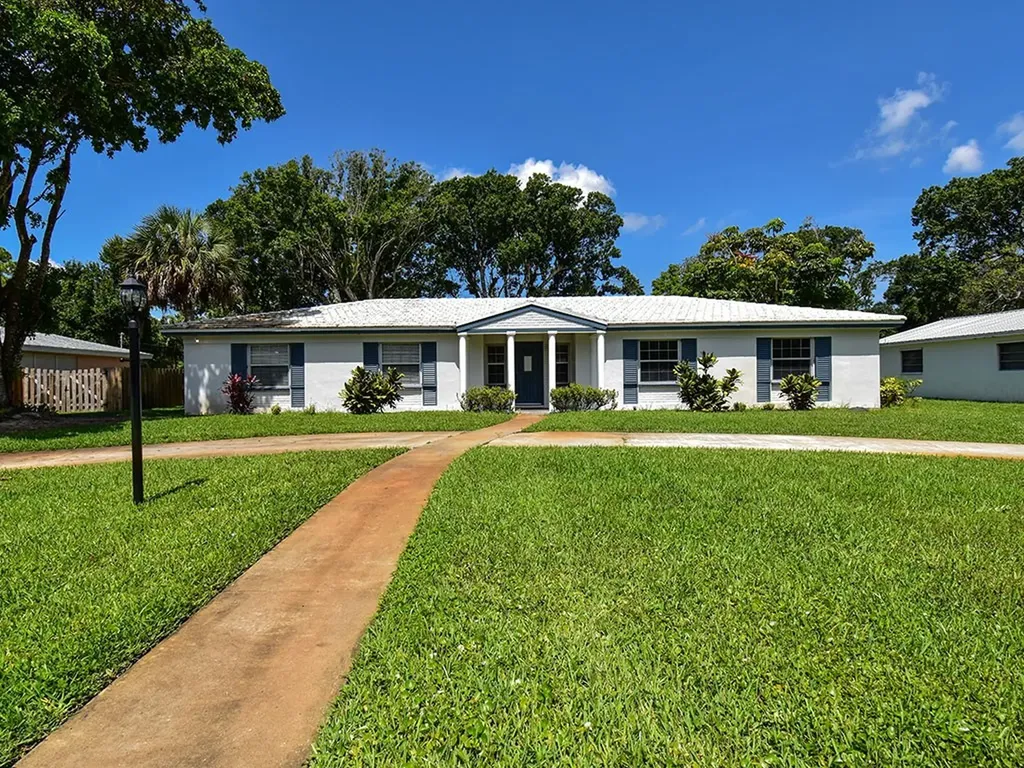 1607 36th Avenue Vero Beach FL 32960