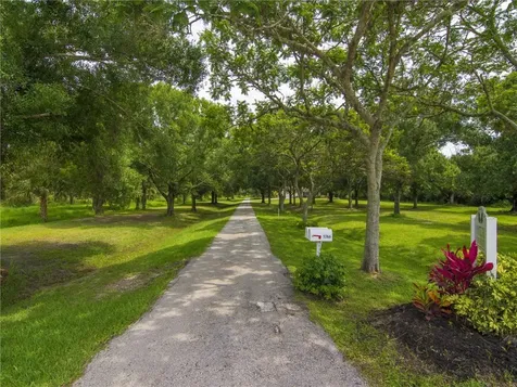 5766 9th Street SW Vero Beach FL 32968