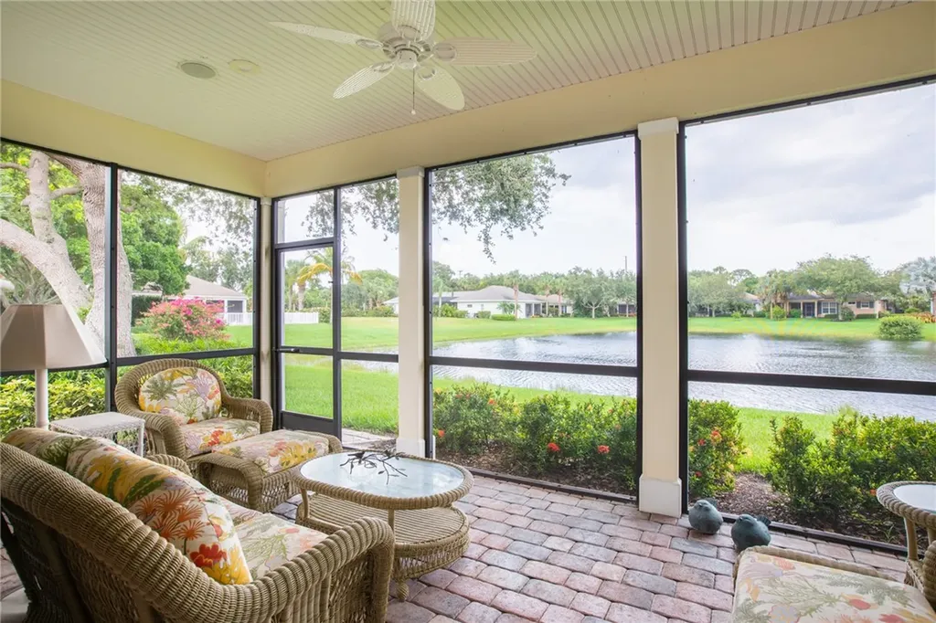 252 Oak Hammock Circle SW Vero Beach FL 32962