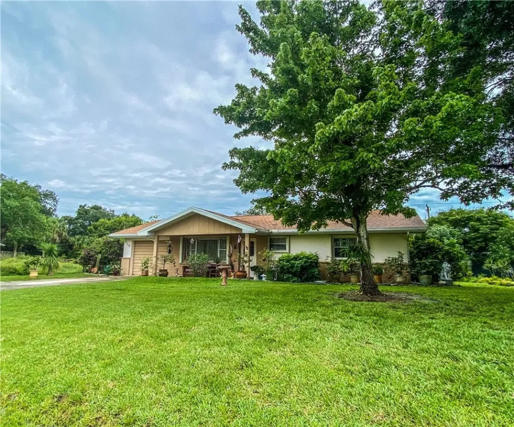 718 Rose Avenue Sebastian FL 32958