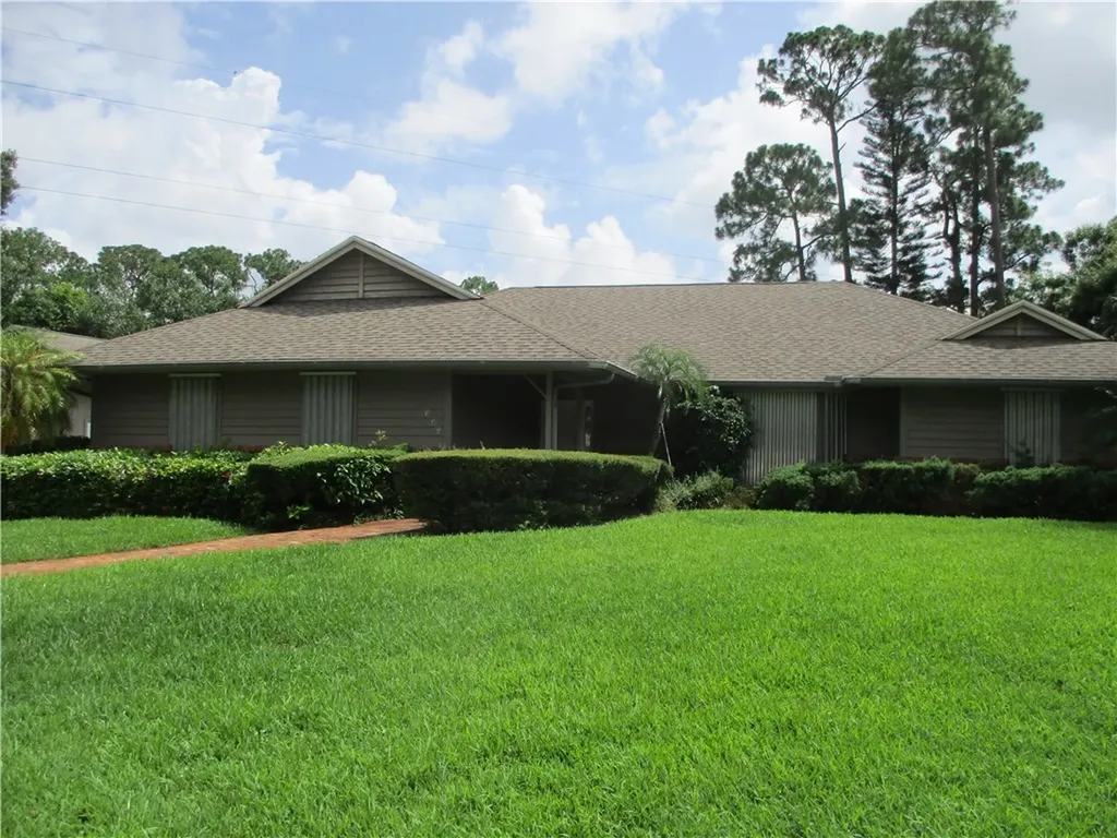 346 34th Court SW Vero Beach FL 32968