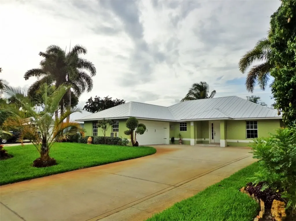 926 18th Place SW Vero Beach FL 32962