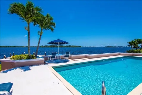 120 Mckee Lane Vero Beach FL 32960