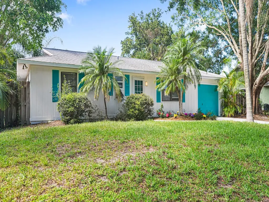 915 Sweetbay Avenue Sebastian FL 32958