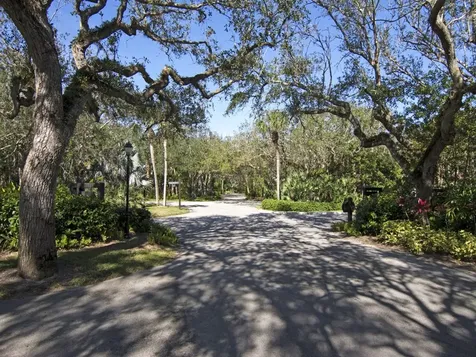 1315 E Winding Oaks Circle Vero Beach FL 32963