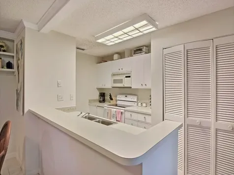 1315 E Winding Oaks Circle Vero Beach FL 32963