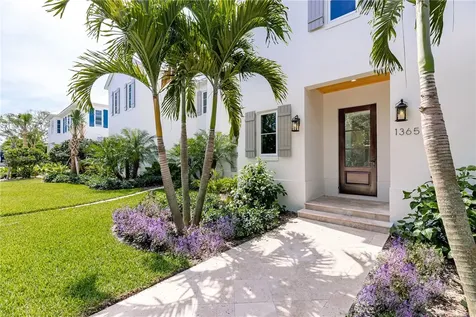 1365 Sandy Lane Vero Beach FL 32963