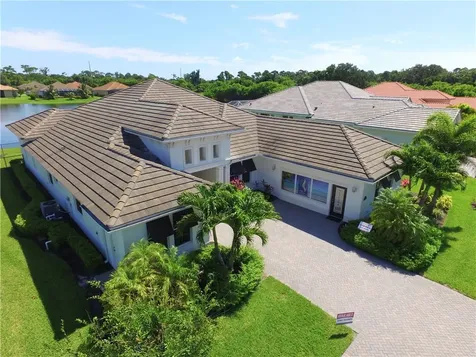 4520 Jacqueline Manor SW Vero Beach FL 32968
