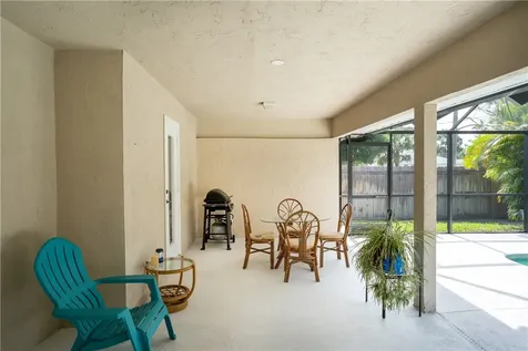 1045 18th Place SW Vero Beach FL 32962