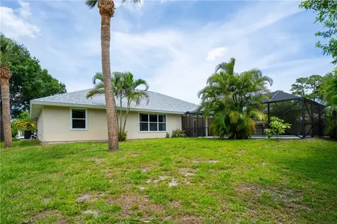 1045 18th Place SW Vero Beach FL 32962