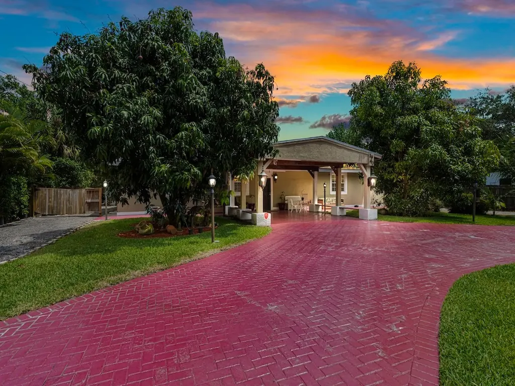 1940 9th Lane Vero Beach FL 32960