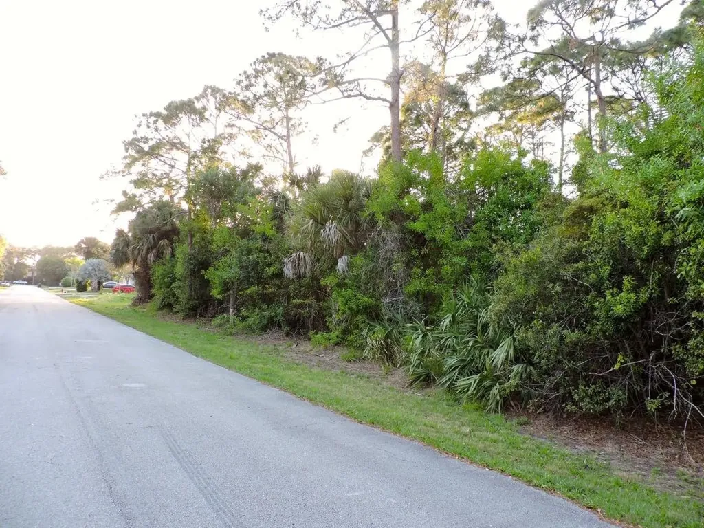 633 & 641 Belfast Terrace Sebastian FL 32958