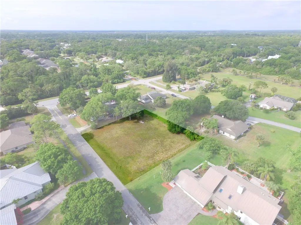 435 38th Court Vero Beach FL 32968
