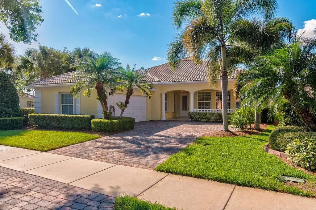 5405 Barbados Square Vero Beach FL 32967