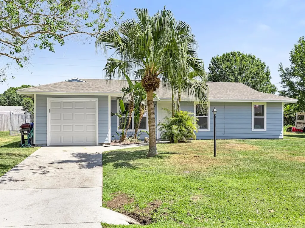 425 Pine Street Sebastian FL 32958