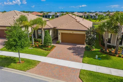 5009 Pendelton Square Vero Beach FL 32967