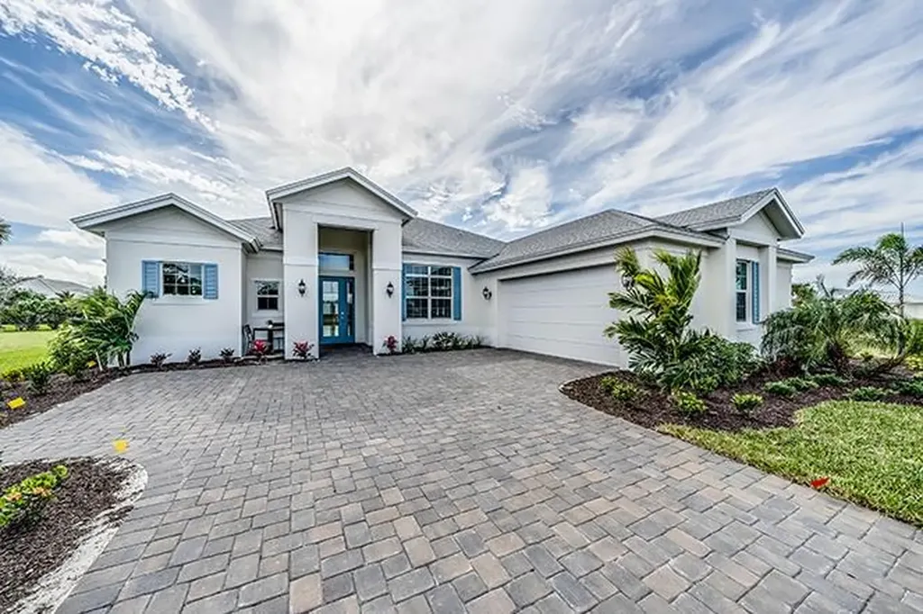 7238 33rd Square Vero Beach FL 32967