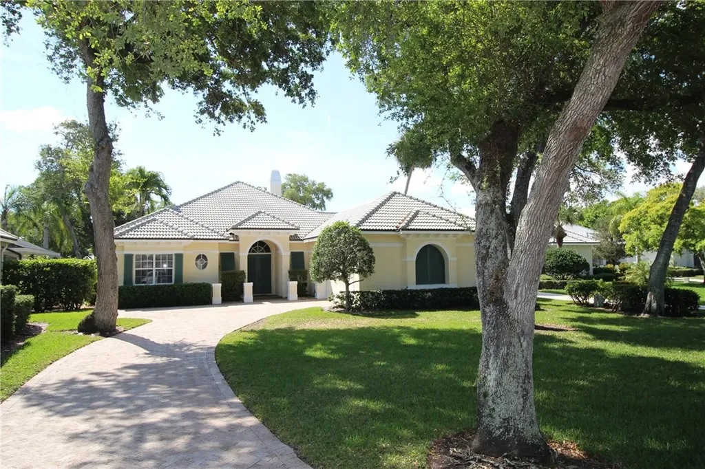 130 Island Cottage Lane Vero Beach FL 32963
